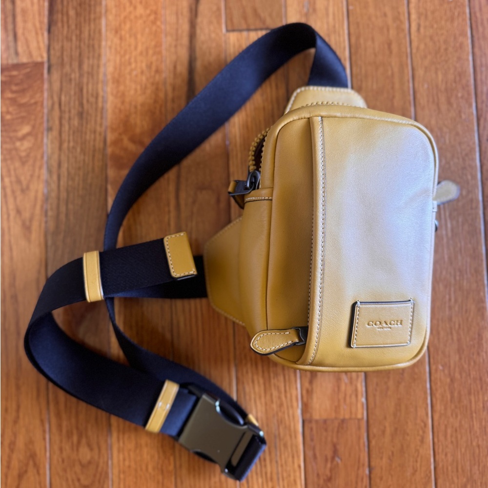 Coach Edge L Pack, yellow